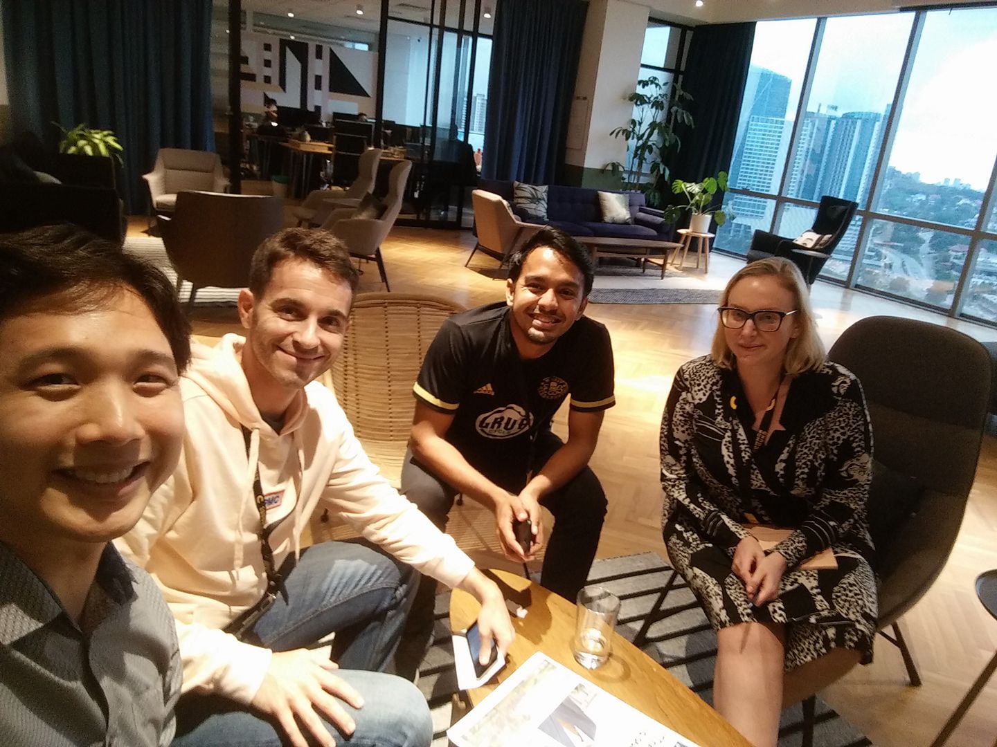 A past Solopreneur Support Group session, hosted by Jason Shong